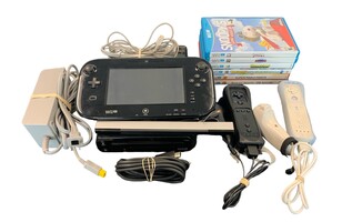 Nintendo Wii U 32GB Console Bundle with 2 Controllers & 6 Games
