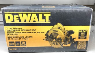 DeWalt 7-1/4"New in Box Lightweight Circular Saw Model DWE575